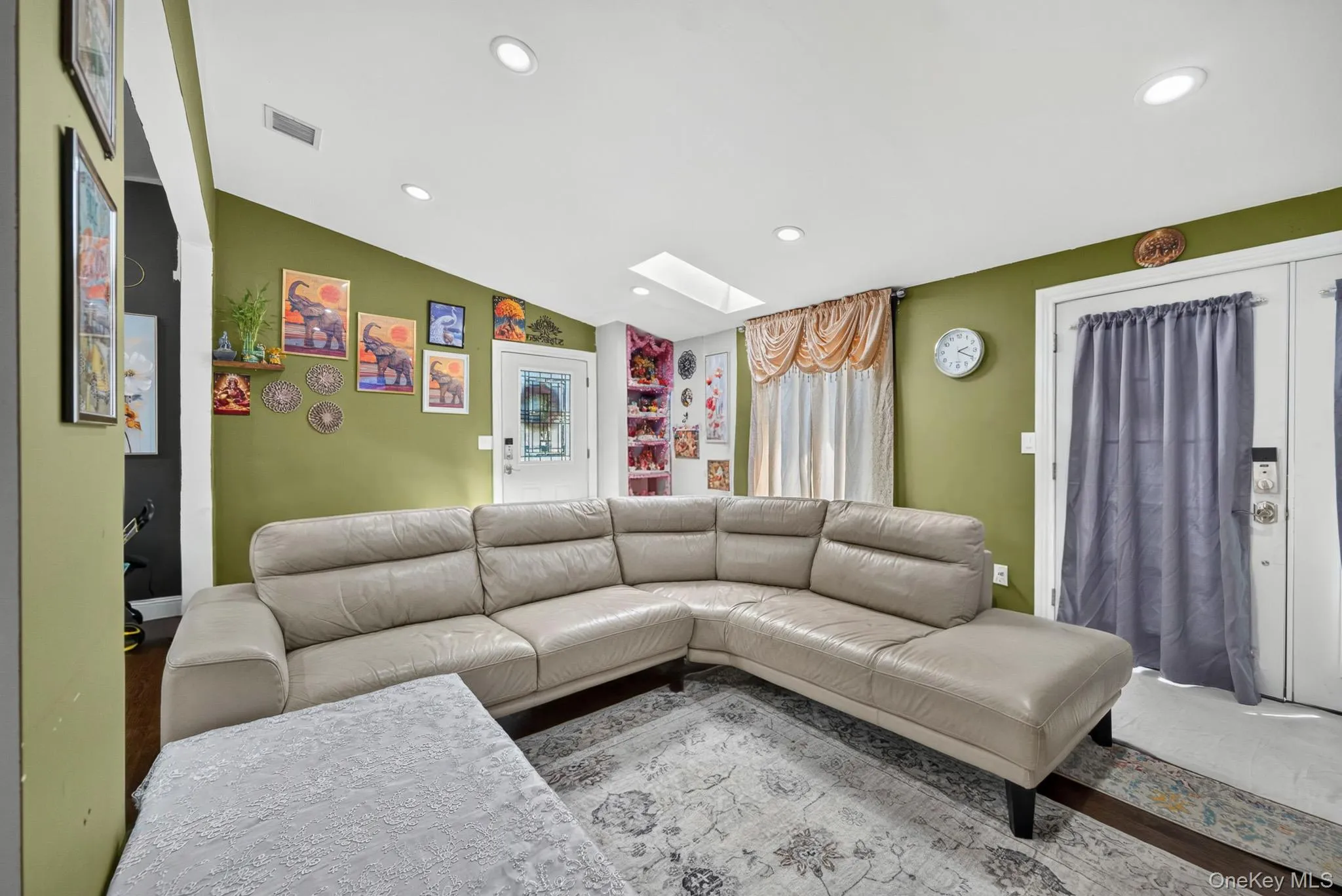 142 27th Street, Babylon, NY, 5 Bedrooms Bedrooms, 10 Rooms Rooms,2 BathroomsBathrooms,Residential,For Rent,27th,0,1043340 142 27th Street, Babylon, NY, 5 Bedrooms Bedrooms, 10 Rooms Rooms,2 BathroomsBathrooms,Residential,For Rent,27th,0,1043340