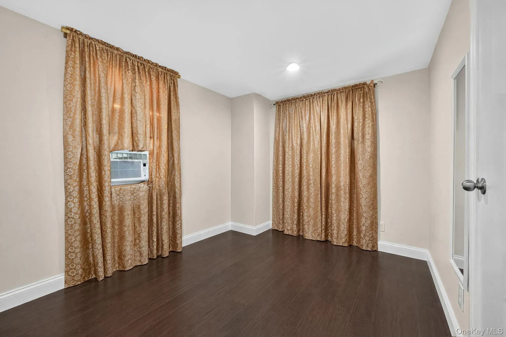 142 27th Street, Babylon, NY, 5 Bedrooms Bedrooms, 10 Rooms Rooms,2 BathroomsBathrooms,Residential,For Rent,27th,0,1043340 142 27th Street, Babylon, NY, 5 Bedrooms Bedrooms, 10 Rooms Rooms,2 BathroomsBathrooms,Residential,For Rent,27th,0,1043340