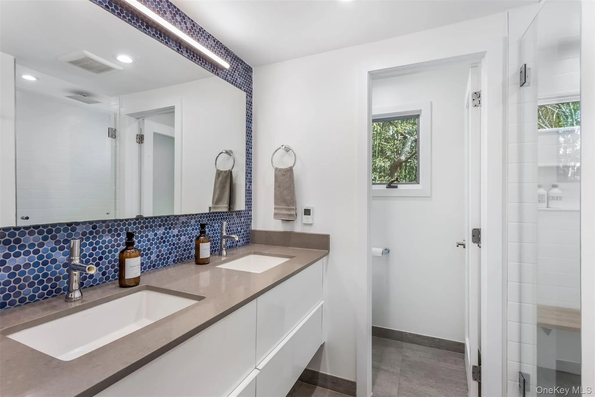 279 Bay Walk, Brookhaven, NY, 4 Bedrooms Bedrooms, 7 Rooms Rooms,3 BathroomsBathrooms,Residential,For Rent,Bay,0,1043341 279 Bay Walk, Brookhaven, NY, 4 Bedrooms Bedrooms, 7 Rooms Rooms,3 BathroomsBathrooms,Residential,For Rent,Bay,0,1043341