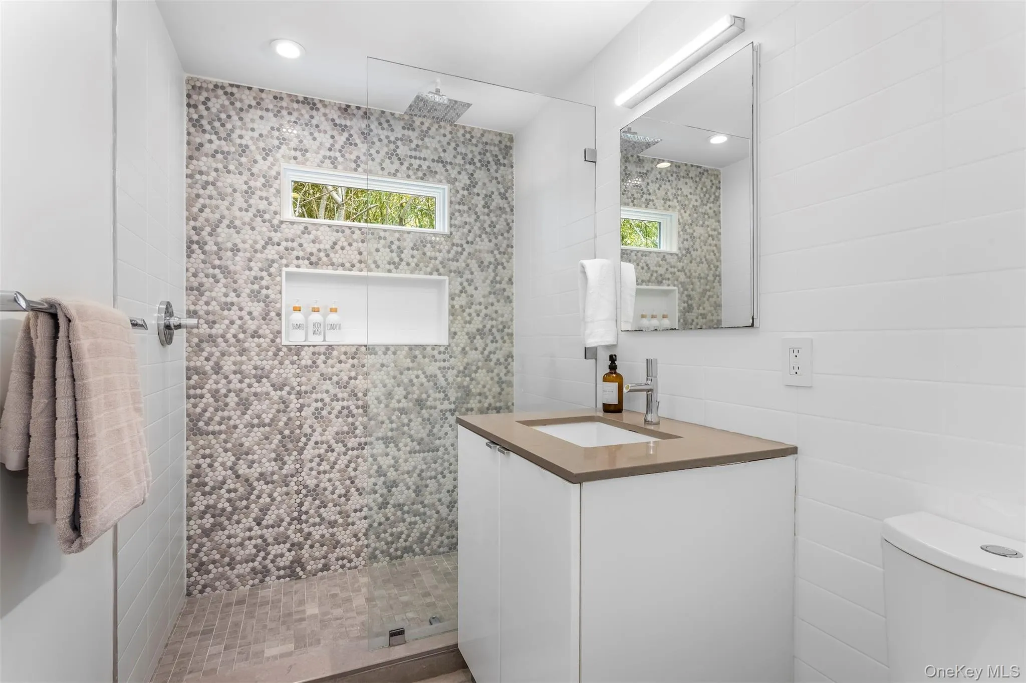 279 Bay Walk, Brookhaven, NY, 4 Bedrooms Bedrooms, 7 Rooms Rooms,3 BathroomsBathrooms,Residential,For Rent,Bay,0,1043341 279 Bay Walk, Brookhaven, NY, 4 Bedrooms Bedrooms, 7 Rooms Rooms,3 BathroomsBathrooms,Residential,For Rent,Bay,0,1043341