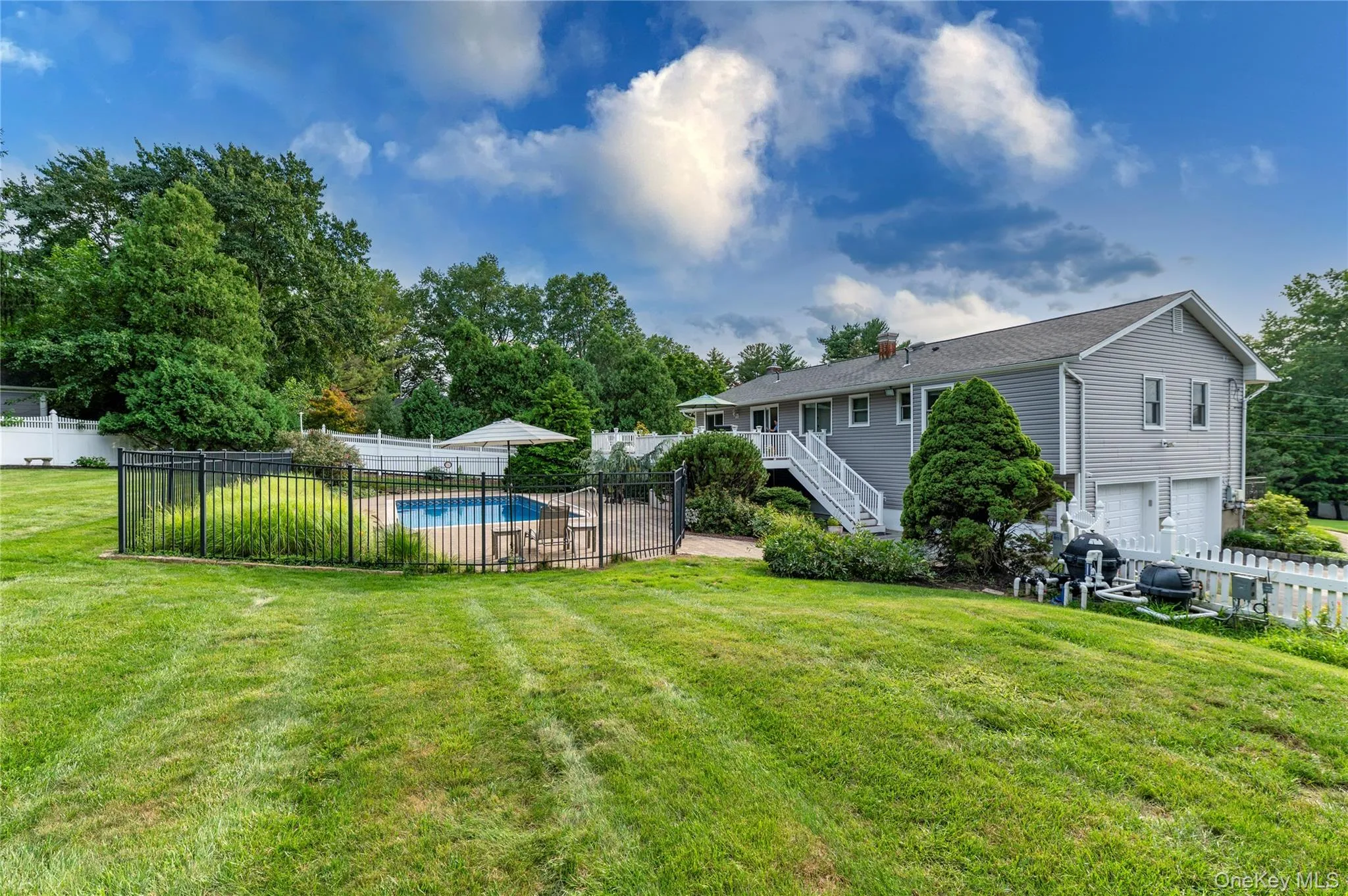 619 Russet Road, Clarkstown, NY, 4 Bedrooms Bedrooms, 9 Rooms Rooms,3 BathroomsBathrooms,Residential,For Rent,Russet,0,1043344 619 Russet Road, Clarkstown, NY, 4 Bedrooms Bedrooms, 9 Rooms Rooms,3 BathroomsBathrooms,Residential,For Rent,Russet,0,1043344
