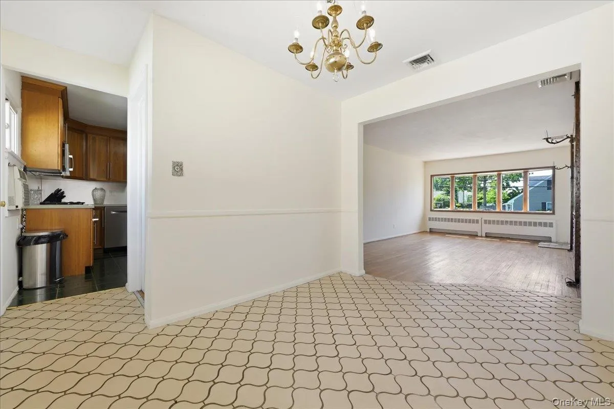 3695 Waverly Avenue, Hempstead, NY, 4 Bedrooms Bedrooms, 8 Rooms Rooms,2 BathroomsBathrooms,Residential,For Rent,Waverly,0,1043345 3695 Waverly Avenue, Hempstead, NY, 4 Bedrooms Bedrooms, 8 Rooms Rooms,2 BathroomsBathrooms,Residential,For Rent,Waverly,0,1043345