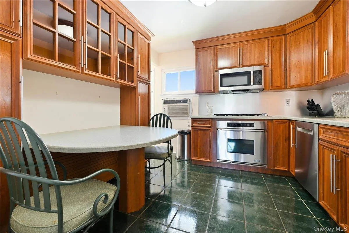 3695 Waverly Avenue, Hempstead, NY, 4 Bedrooms Bedrooms, 8 Rooms Rooms,2 BathroomsBathrooms,Residential,For Rent,Waverly,0,1043345 3695 Waverly Avenue, Hempstead, NY, 4 Bedrooms Bedrooms, 8 Rooms Rooms,2 BathroomsBathrooms,Residential,For Rent,Waverly,0,1043345