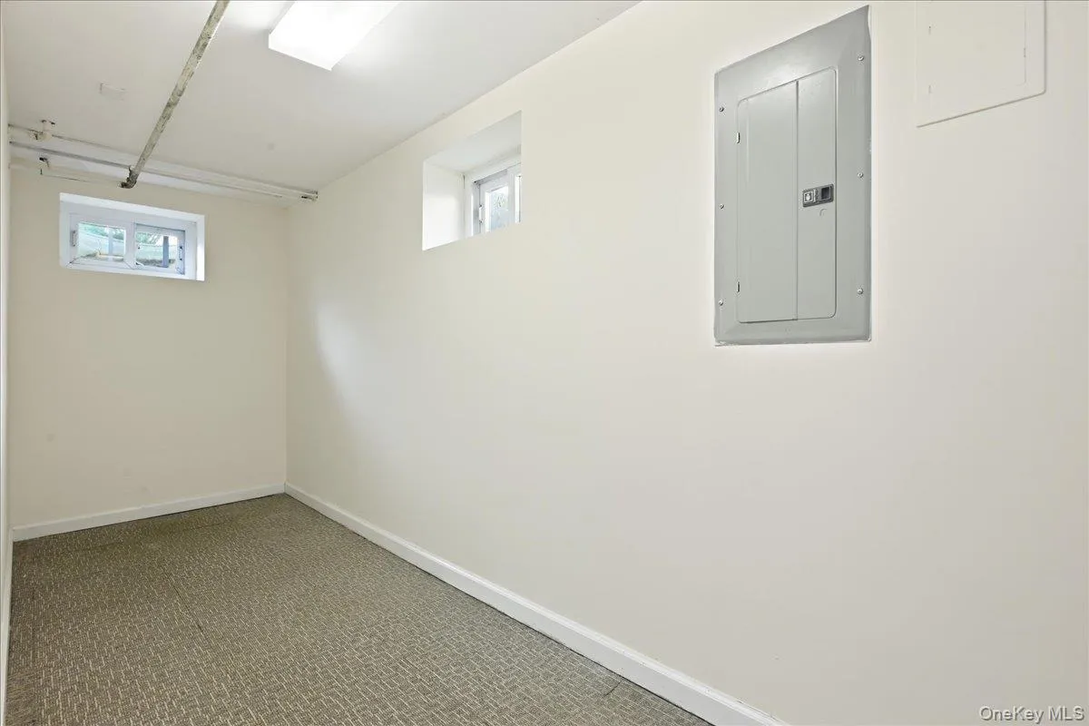 3695 Waverly Avenue, Hempstead, NY, 4 Bedrooms Bedrooms, 8 Rooms Rooms,2 BathroomsBathrooms,Residential,For Rent,Waverly,0,1043345 3695 Waverly Avenue, Hempstead, NY, 4 Bedrooms Bedrooms, 8 Rooms Rooms,2 BathroomsBathrooms,Residential,For Rent,Waverly,0,1043345