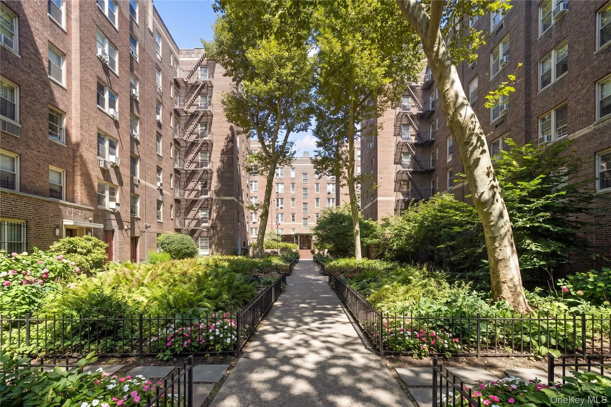 43-10 48th Avenue, New York, NY, 1 Bedroom Bedrooms, 3 Rooms Rooms,1 BathroomBathrooms,Residential,For Rent,48th,0,1043348 43-10 48th Avenue, New York, NY, 1 Bedroom Bedrooms, 3 Rooms Rooms,1 BathroomBathrooms,Residential,For Rent,48th,0,1043348
