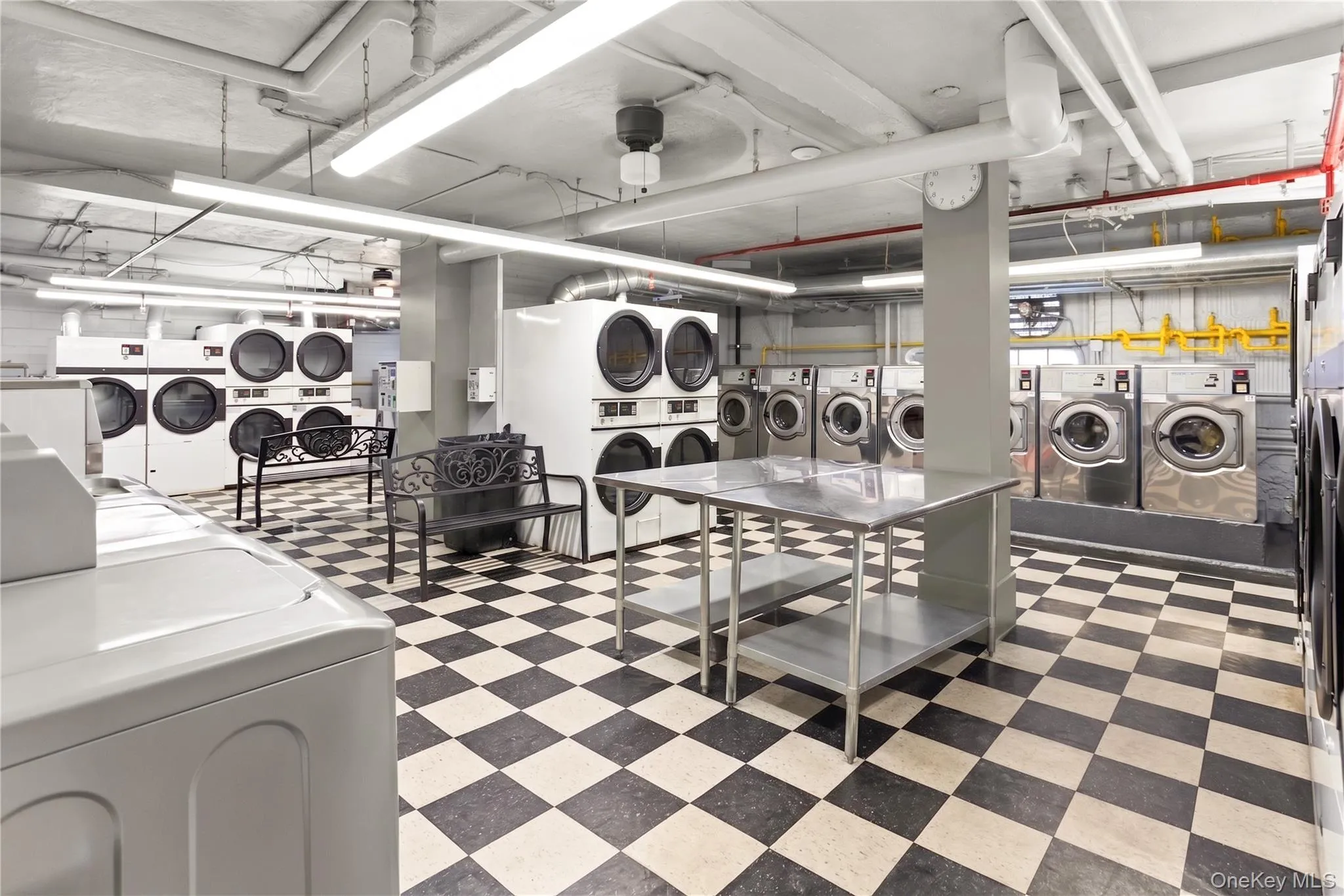43-10 48th Avenue, New York, NY, 1 Bedroom Bedrooms, 3 Rooms Rooms,1 BathroomBathrooms,Residential,For Rent,48th,0,1043348 43-10 48th Avenue, New York, NY, 1 Bedroom Bedrooms, 3 Rooms Rooms,1 BathroomBathrooms,Residential,For Rent,48th,0,1043348