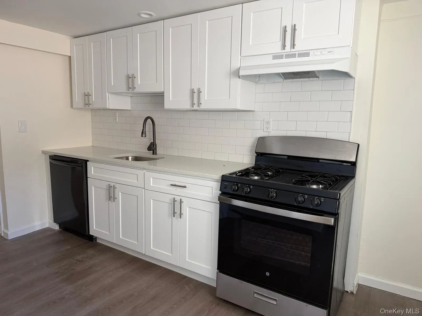 17 Marina Road, Hempstead, NY, 3 Bedroom Bedrooms, 5 Room Rooms,1 BathroomBathrooms,Residential Lease,For Rent,Marina,0,1043357 17 Marina Road, Hempstead, NY, 3 Bedroom Bedrooms, 5 Room Rooms,1 BathroomBathrooms,Residential Lease,For Rent,Marina,0,1043357