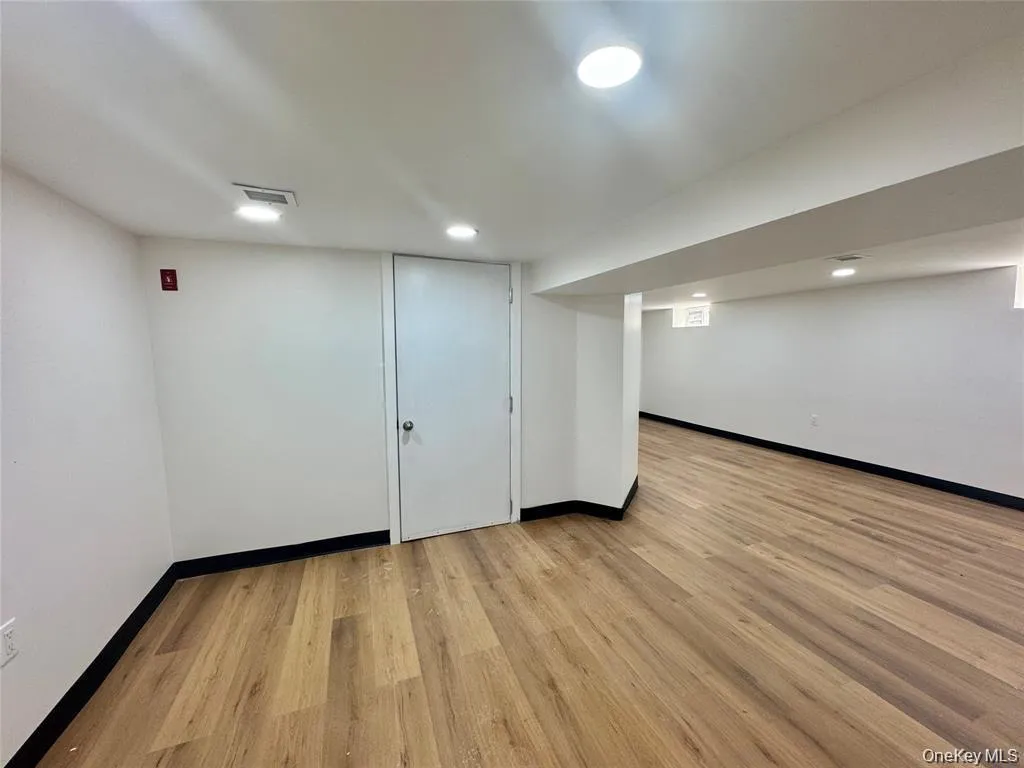 98 Steamboat Road, North Hempstead, NY, 3 Bedrooms Bedrooms, 5 Rooms Rooms,1 BathroomBathrooms,Residential,For Rent,Steamboat,0,1043360 98 Steamboat Road, North Hempstead, NY, 3 Bedrooms Bedrooms, 5 Rooms Rooms,1 BathroomBathrooms,Residential,For Rent,Steamboat,0,1043360