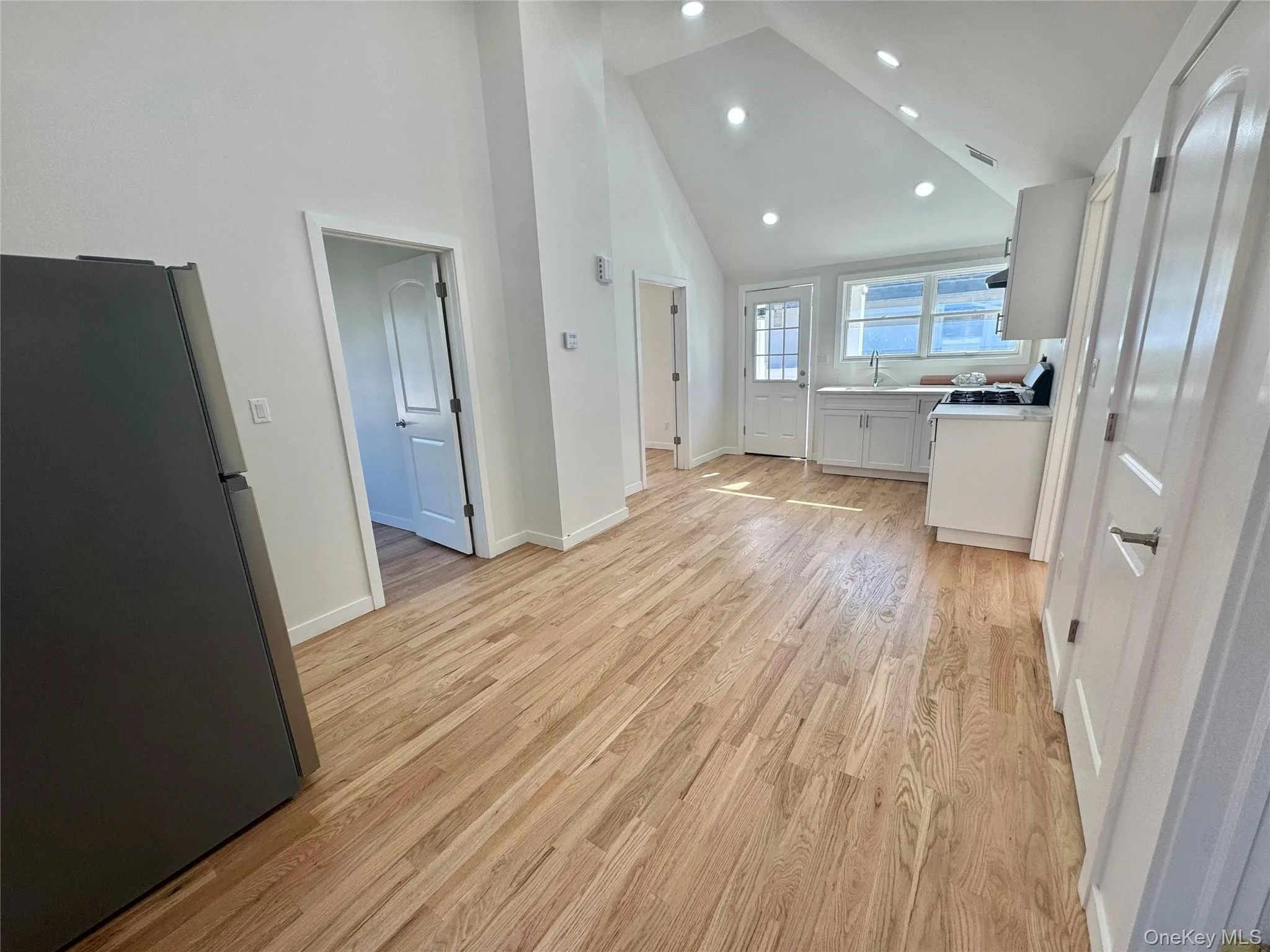 98 Steamboat Road, North Hempstead, NY, 3 Bedrooms Bedrooms, 5 Rooms Rooms,1 BathroomBathrooms,Residential,For Rent,Steamboat,0,1043360 98 Steamboat Road, North Hempstead, NY, 3 Bedrooms Bedrooms, 5 Rooms Rooms,1 BathroomBathrooms,Residential,For Rent,Steamboat,0,1043360