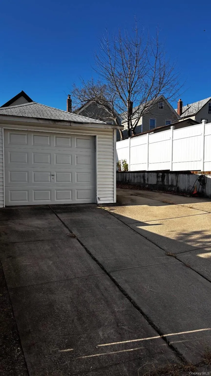 8608 144th Street, New York, NY, 3 Bedrooms Bedrooms, 6 Rooms Rooms,2 BathroomsBathrooms,Residential,For Rent,144th,0,1043365 8608 144th Street, New York, NY, 3 Bedrooms Bedrooms, 6 Rooms Rooms,2 BathroomsBathrooms,Residential,For Rent,144th,0,1043365