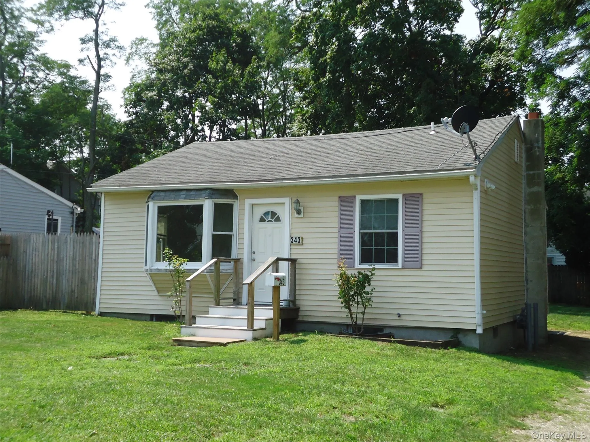 343 Union Avenue, Riverhead, NY, 2 Bedrooms Bedrooms, 4 Rooms Rooms,1 BathroomBathrooms,Residential,For Rent,Union,0,1043372 343 Union Avenue, Riverhead, NY, 2 Bedrooms Bedrooms, 4 Rooms Rooms,1 BathroomBathrooms,Residential,For Rent,Union,0,1043372