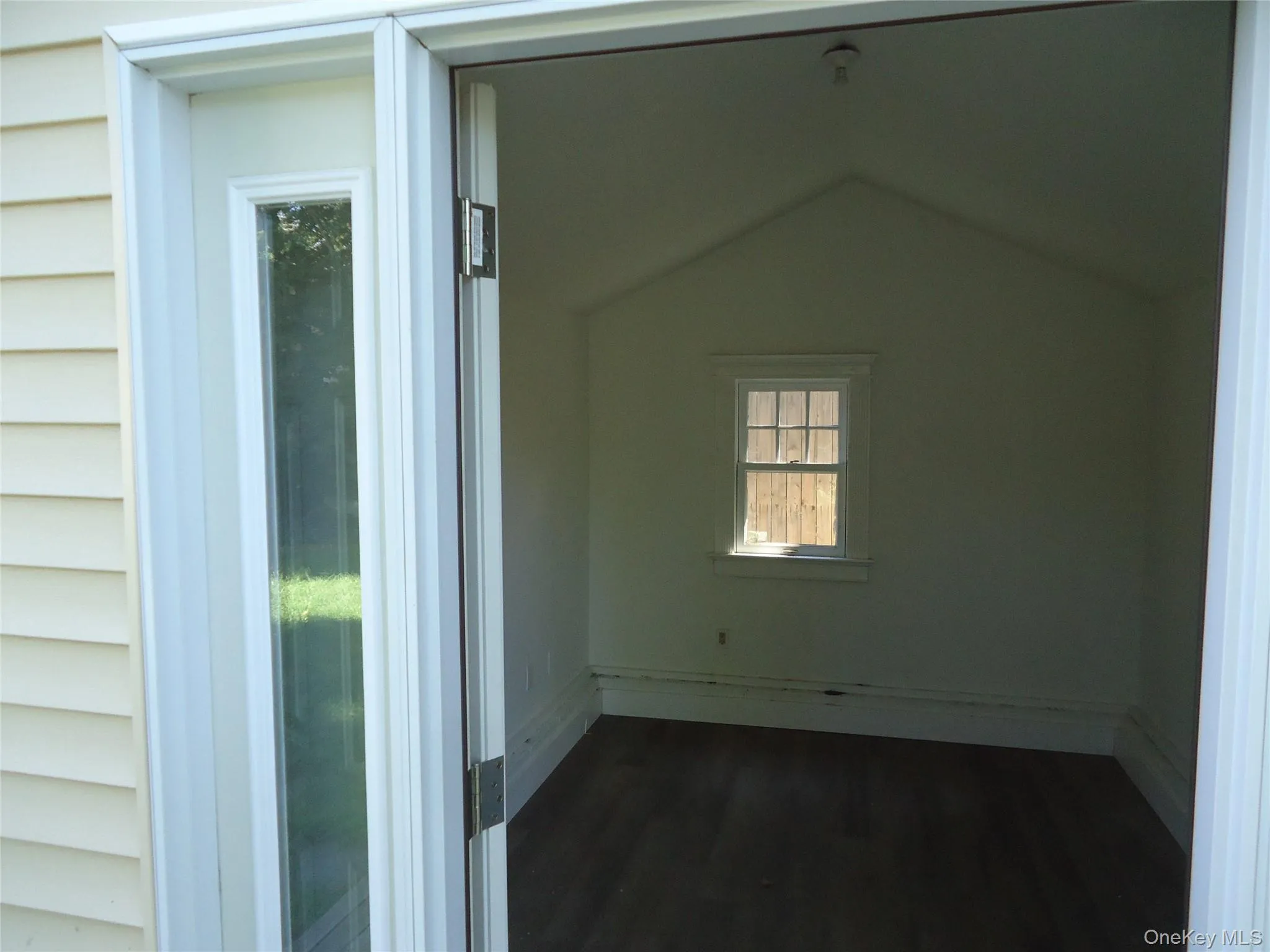 343 Union Avenue, Riverhead, NY, 2 Bedrooms Bedrooms, 4 Rooms Rooms,1 BathroomBathrooms,Residential,For Rent,Union,0,1043372 343 Union Avenue, Riverhead, NY, 2 Bedrooms Bedrooms, 4 Rooms Rooms,1 BathroomBathrooms,Residential,For Rent,Union,0,1043372