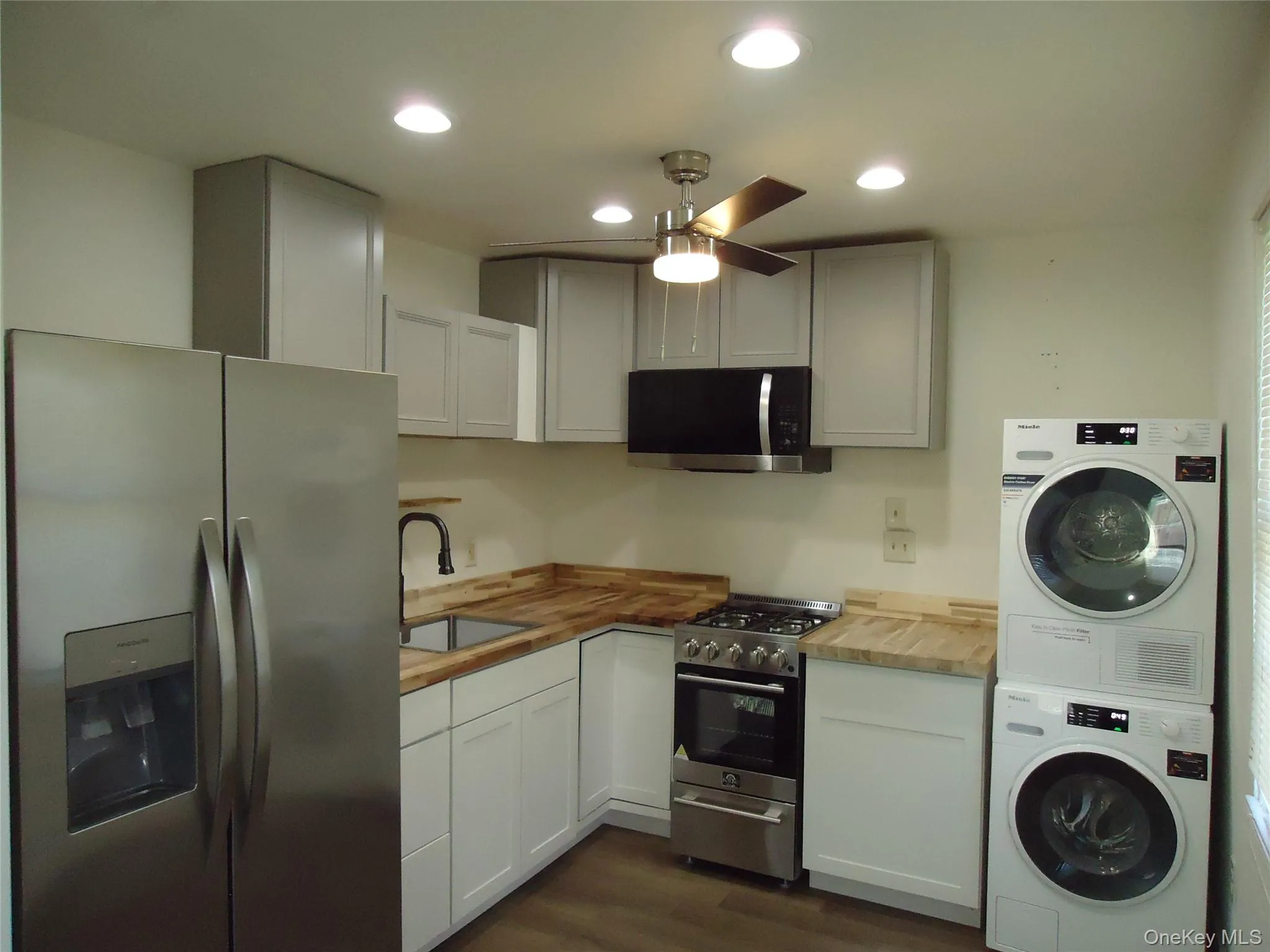 343 Union Avenue, Riverhead, NY, 2 Bedrooms Bedrooms, 4 Rooms Rooms,1 BathroomBathrooms,Residential,For Rent,Union,0,1043372 343 Union Avenue, Riverhead, NY, 2 Bedrooms Bedrooms, 4 Rooms Rooms,1 BathroomBathrooms,Residential,For Rent,Union,0,1043372