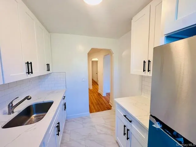 1754 Seminole Avenue, New York, NY, 2 Bedroom Bedrooms, 4 Room Rooms,1 BathroomBathrooms,Residential Lease,For Rent,Seminole,0,1043380 1754 Seminole Avenue, New York, NY, 2 Bedroom Bedrooms, 4 Room Rooms,1 BathroomBathrooms,Residential Lease,For Rent,Seminole,0,1043380