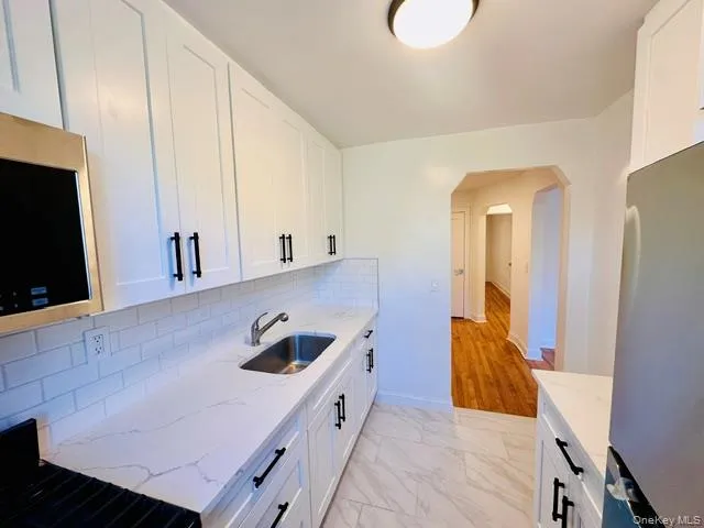 1754 Seminole Avenue, New York, NY, 2 Bedroom Bedrooms, 4 Room Rooms,1 BathroomBathrooms,Residential Lease,For Rent,Seminole,0,1043380 1754 Seminole Avenue, New York, NY, 2 Bedroom Bedrooms, 4 Room Rooms,1 BathroomBathrooms,Residential Lease,For Rent,Seminole,0,1043380