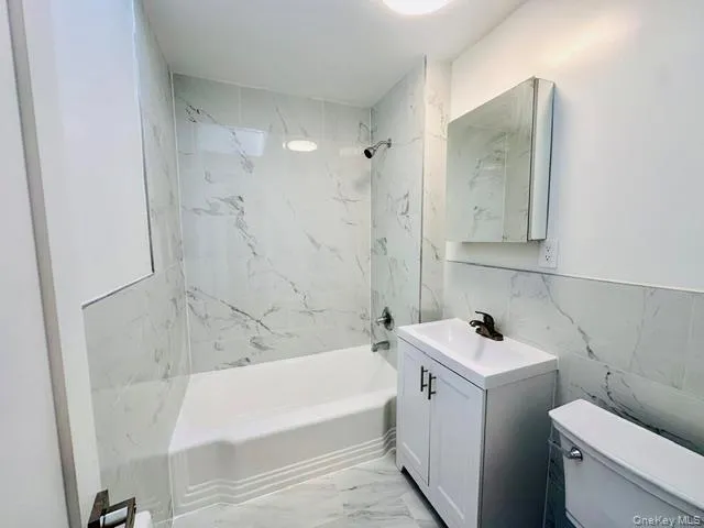 1754 Seminole Avenue, New York, NY, 2 Bedroom Bedrooms, 4 Room Rooms,1 BathroomBathrooms,Residential Lease,For Rent,Seminole,0,1043380 1754 Seminole Avenue, New York, NY, 2 Bedroom Bedrooms, 4 Room Rooms,1 BathroomBathrooms,Residential Lease,For Rent,Seminole,0,1043380