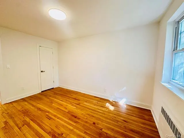 1754 Seminole Avenue, New York, NY, 2 Bedroom Bedrooms, 4 Room Rooms,1 BathroomBathrooms,Residential Lease,For Rent,Seminole,0,1043380 1754 Seminole Avenue, New York, NY, 2 Bedroom Bedrooms, 4 Room Rooms,1 BathroomBathrooms,Residential Lease,For Rent,Seminole,0,1043380