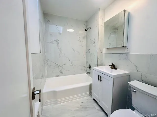 1754 Seminole Avenue, New York, NY, 2 Bedroom Bedrooms, 4 Room Rooms,1 BathroomBathrooms,Residential Lease,For Rent,Seminole,0,1043380 1754 Seminole Avenue, New York, NY, 2 Bedroom Bedrooms, 4 Room Rooms,1 BathroomBathrooms,Residential Lease,For Rent,Seminole,0,1043380