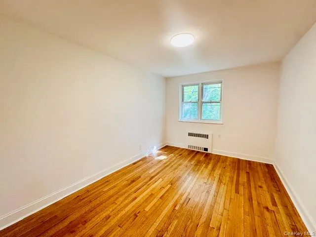 1754 Seminole Avenue, New York, NY, 2 Bedroom Bedrooms, 4 Room Rooms,1 BathroomBathrooms,Residential Lease,For Rent,Seminole,0,1043380 1754 Seminole Avenue, New York, NY, 2 Bedroom Bedrooms, 4 Room Rooms,1 BathroomBathrooms,Residential Lease,For Rent,Seminole,0,1043380