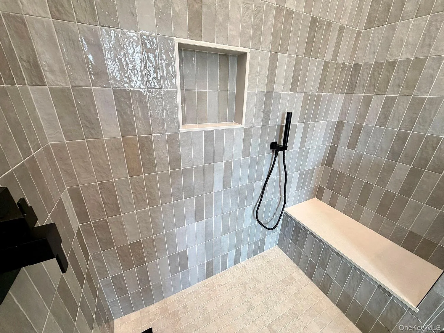 Gorgeous tile showed Gorgeous tile showed