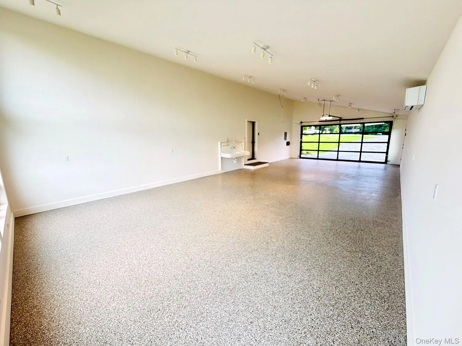 More than a garage! Can be a studio, exercise room, playroom etc... has heat and AC, and a sink. Lots of lights and windows More than a garage! Can be a studio, exercise room, playroom etc... has heat and AC, and a sink. Lots of lights and windows