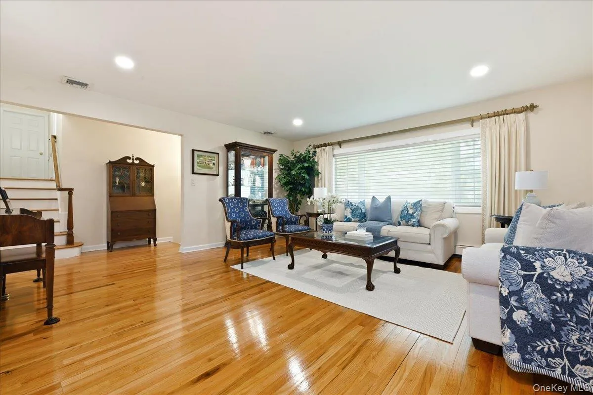 201 Kildare Road, Hempstead, NY, 3 Bedrooms Bedrooms, 8 Rooms Rooms,2 BathroomsBathrooms,Residential,For Rent,Kildare,0,1043382 201 Kildare Road, Hempstead, NY, 3 Bedrooms Bedrooms, 8 Rooms Rooms,2 BathroomsBathrooms,Residential,For Rent,Kildare,0,1043382