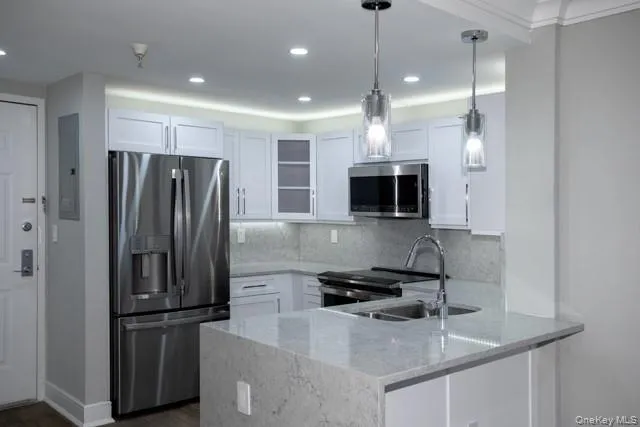 1100 Avalon Street, Glen Cove, NY, 2 Bedroom Bedrooms, 5 Room Rooms,2 BathroomBathrooms,Residential Lease,For Rent,Avalon,0,1043390 1100 Avalon Street, Glen Cove, NY, 2 Bedroom Bedrooms, 5 Room Rooms,2 BathroomBathrooms,Residential Lease,For Rent,Avalon,0,1043390