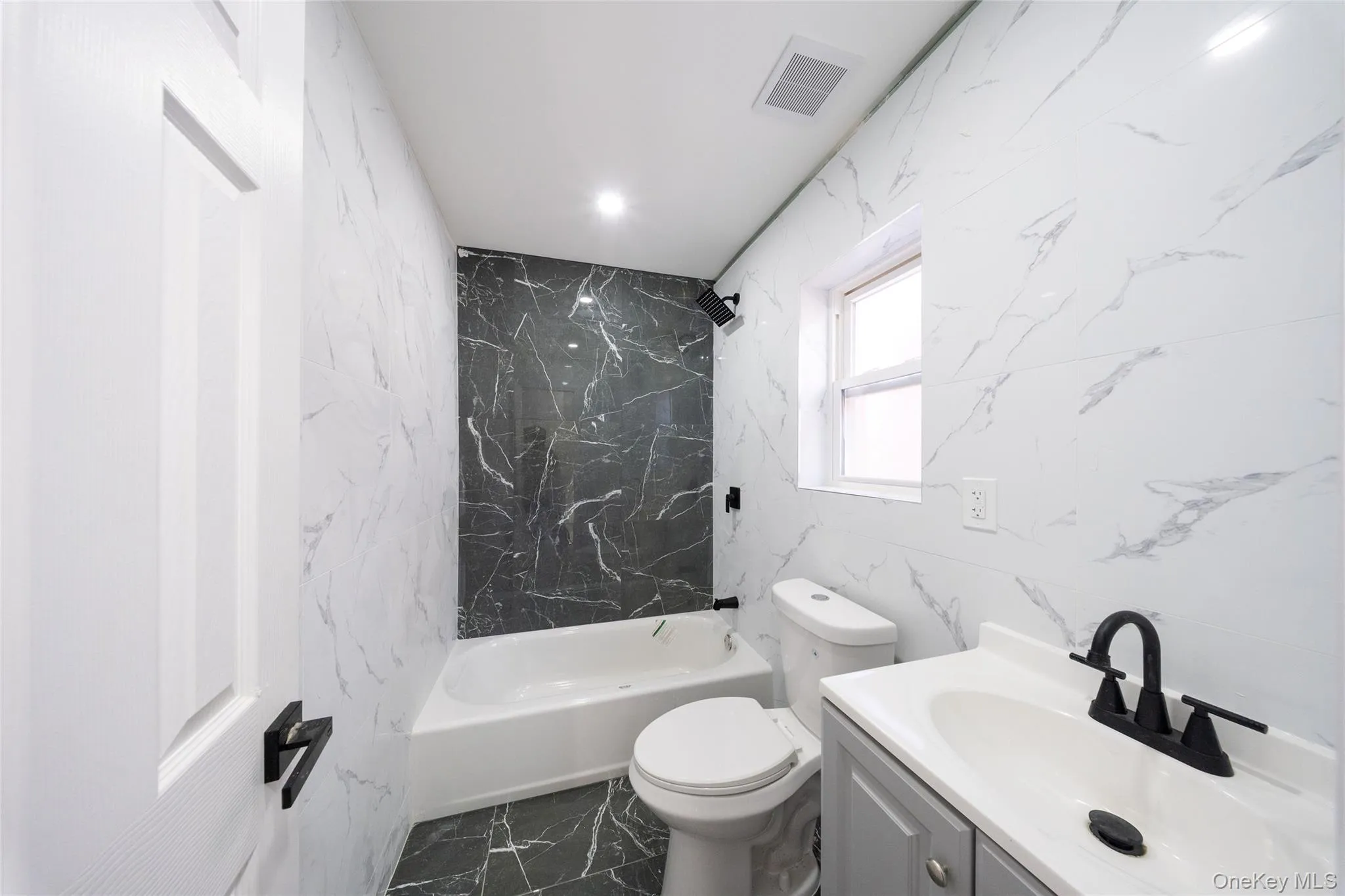 191-29 109th Road, New York, NY, 8 Bedrooms Bedrooms, 10 Rooms Rooms,6 BathroomsBathrooms,Residential,For Rent,109th,0,1043397 191-29 109th Road, New York, NY, 8 Bedrooms Bedrooms, 10 Rooms Rooms,6 BathroomsBathrooms,Residential,For Rent,109th,0,1043397