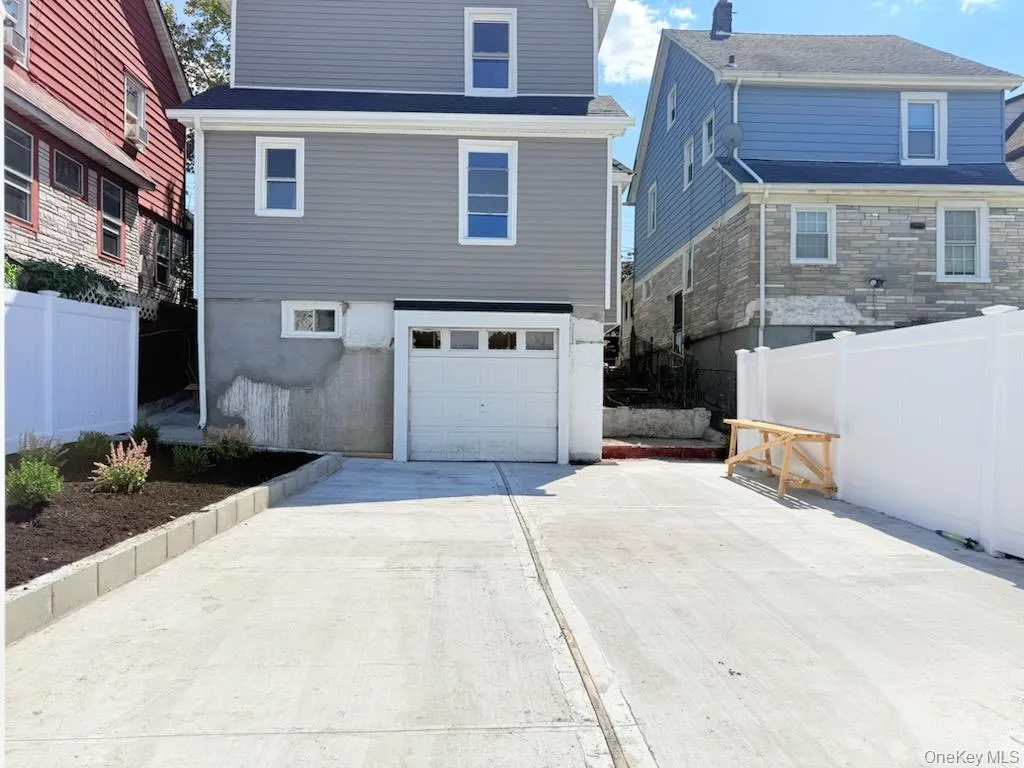 191-29 109th Road, New York, NY, 8 Bedrooms Bedrooms, 10 Rooms Rooms,6 BathroomsBathrooms,Residential,For Rent,109th,0,1043397 191-29 109th Road, New York, NY, 8 Bedrooms Bedrooms, 10 Rooms Rooms,6 BathroomsBathrooms,Residential,For Rent,109th,0,1043397