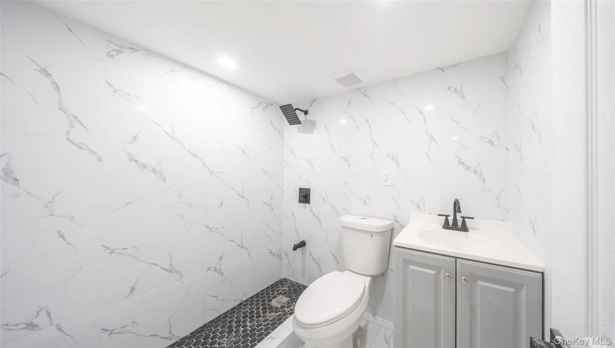 191-29 109th Road, New York, NY, 8 Bedrooms Bedrooms, 10 Rooms Rooms,6 BathroomsBathrooms,Residential,For Rent,109th,0,1043397 191-29 109th Road, New York, NY, 8 Bedrooms Bedrooms, 10 Rooms Rooms,6 BathroomsBathrooms,Residential,For Rent,109th,0,1043397