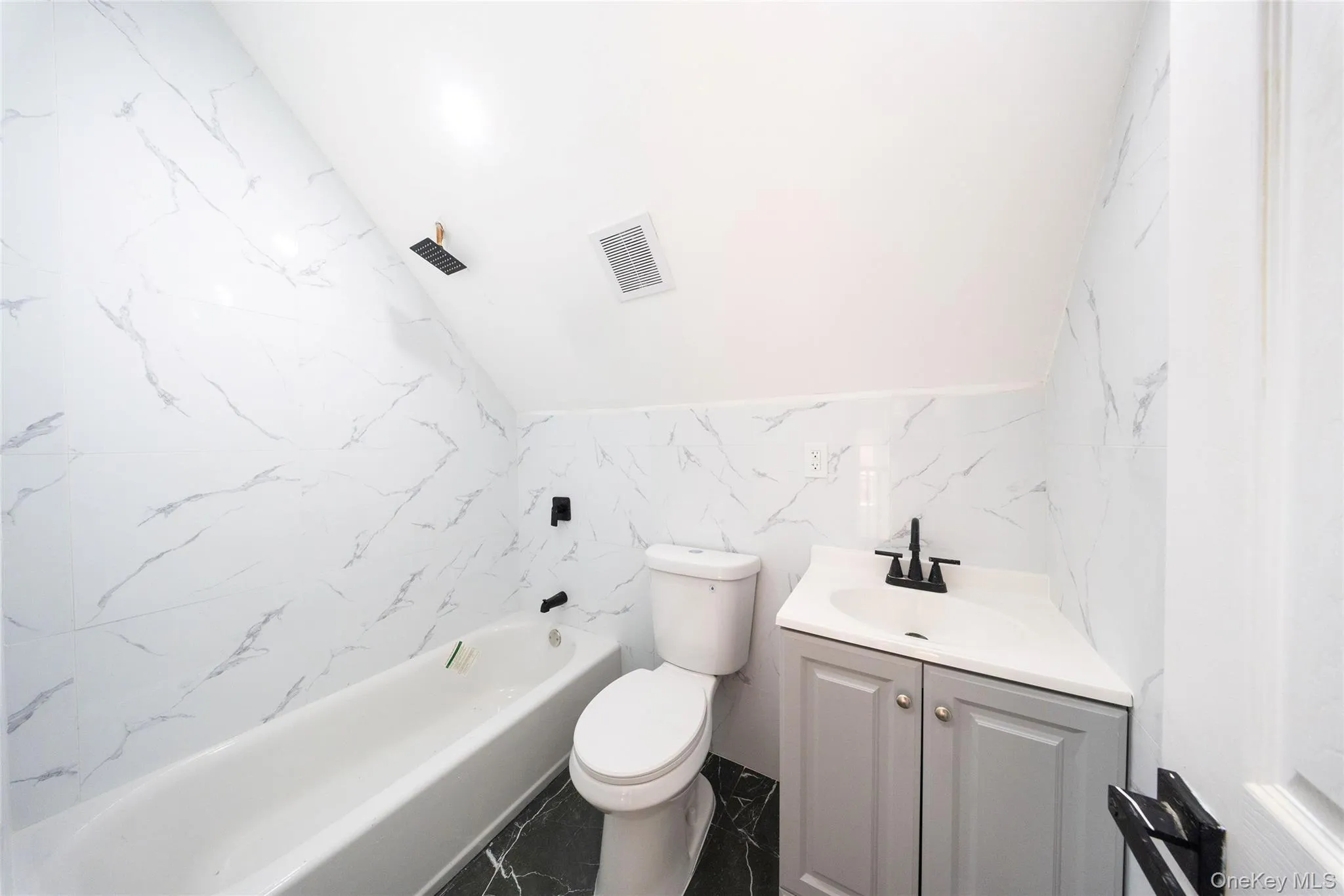 191-29 109th Road, New York, NY, 8 Bedrooms Bedrooms, 10 Rooms Rooms,6 BathroomsBathrooms,Residential,For Rent,109th,0,1043397 191-29 109th Road, New York, NY, 8 Bedrooms Bedrooms, 10 Rooms Rooms,6 BathroomsBathrooms,Residential,For Rent,109th,0,1043397
