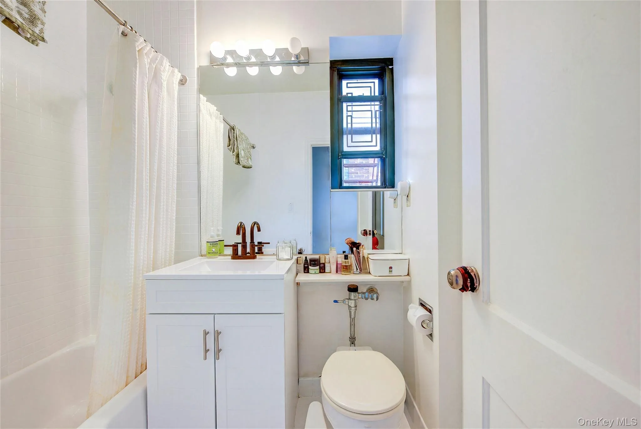 34-21 78th Street, New York, NY, 1 Bedroom Bedrooms, 4 Rooms Rooms,1 BathroomBathrooms,Residential Lease,For Rent,78th,0,1043402 34-21 78th Street, New York, NY, 1 Bedroom Bedrooms, 4 Rooms Rooms,1 BathroomBathrooms,Residential Lease,For Rent,78th,0,1043402