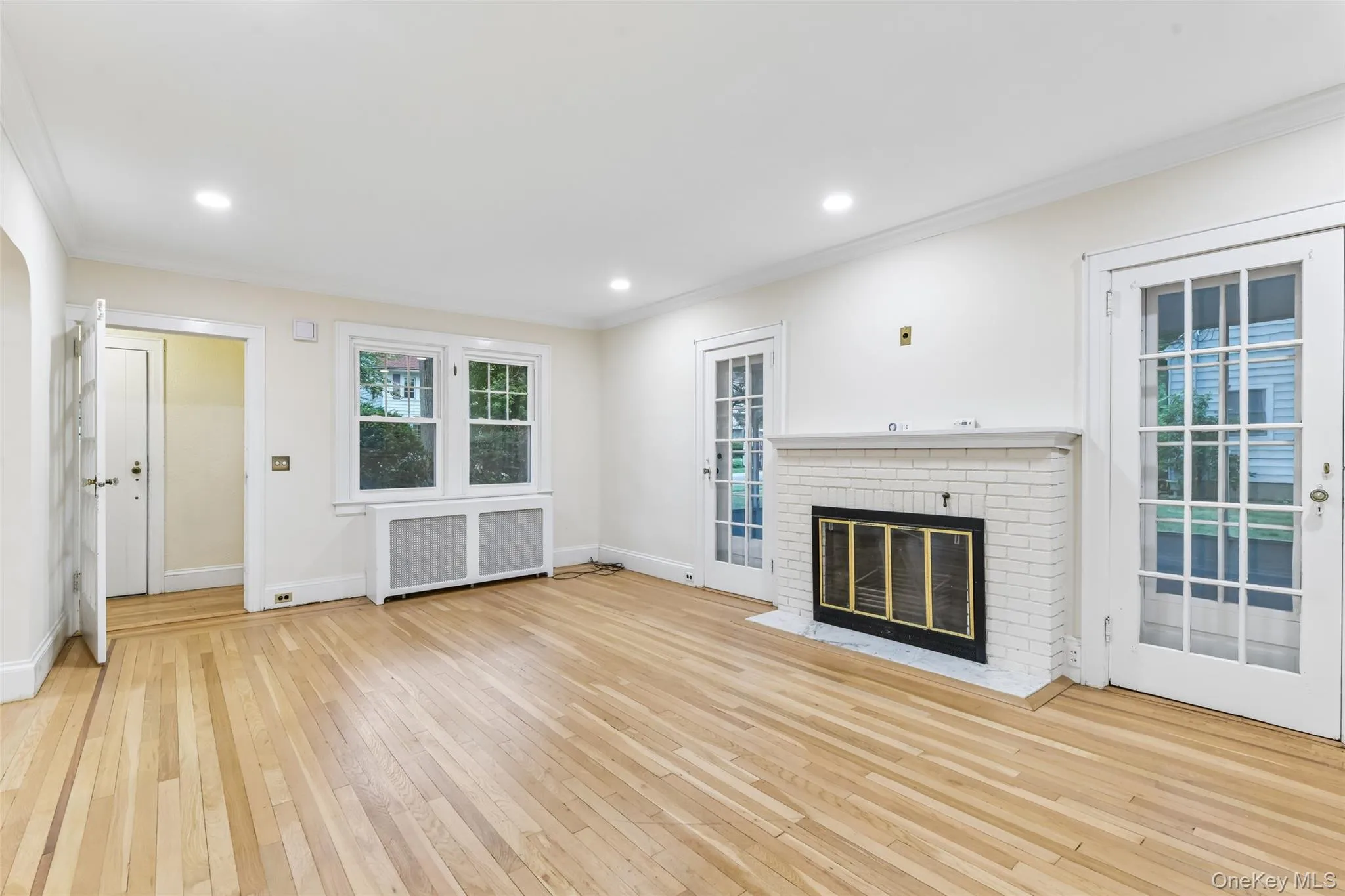 204 Auburn Street, North Hempstead, NY, 3 Bedrooms Bedrooms, 7 Rooms Rooms,1 BathroomBathrooms,Residential,For Rent,Auburn,0,1043406 204 Auburn Street, North Hempstead, NY, 3 Bedrooms Bedrooms, 7 Rooms Rooms,1 BathroomBathrooms,Residential,For Rent,Auburn,0,1043406