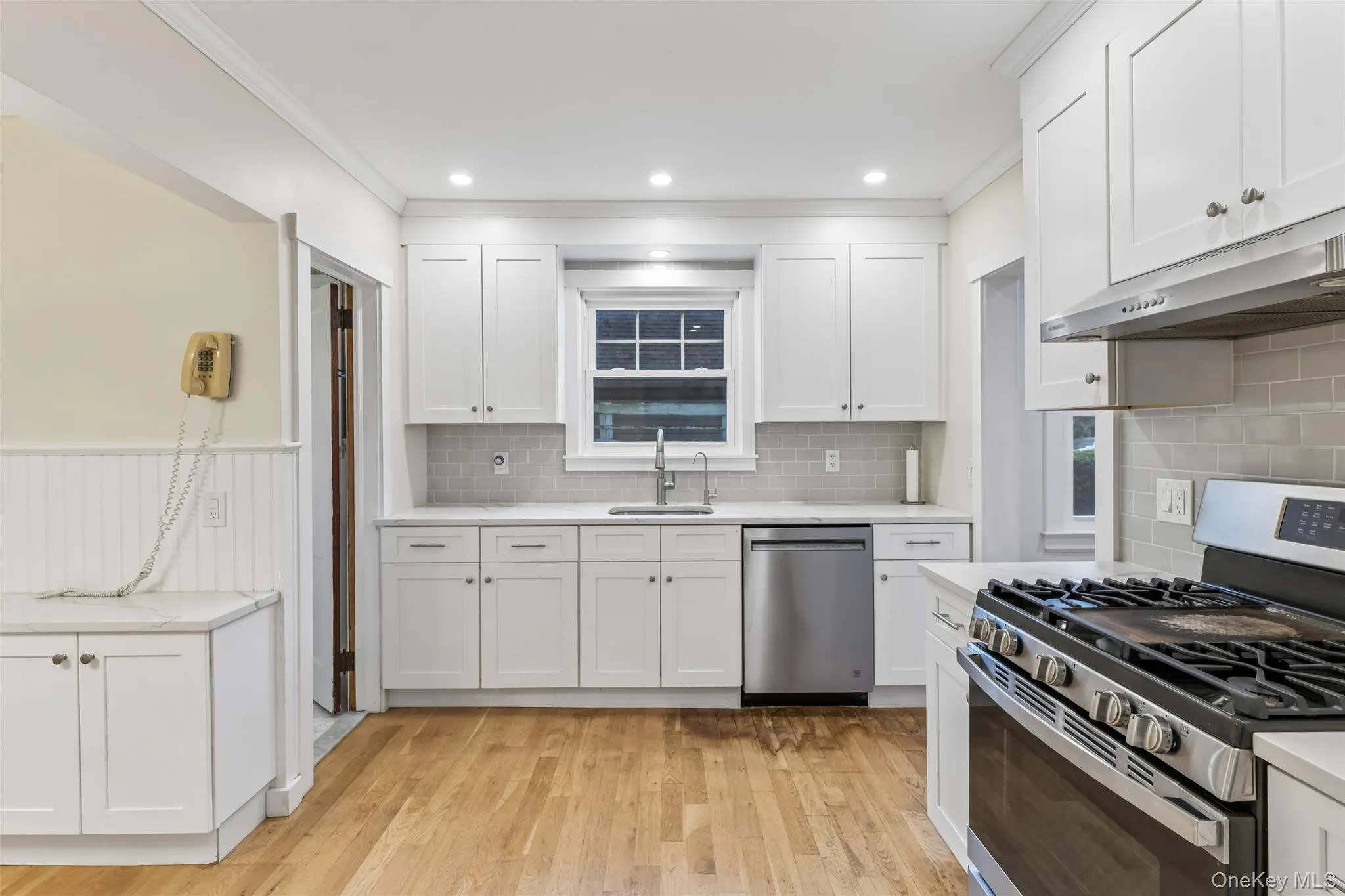 204 Auburn Street, North Hempstead, NY, 3 Bedrooms Bedrooms, 7 Rooms Rooms,1 BathroomBathrooms,Residential,For Rent,Auburn,0,1043406 204 Auburn Street, North Hempstead, NY, 3 Bedrooms Bedrooms, 7 Rooms Rooms,1 BathroomBathrooms,Residential,For Rent,Auburn,0,1043406