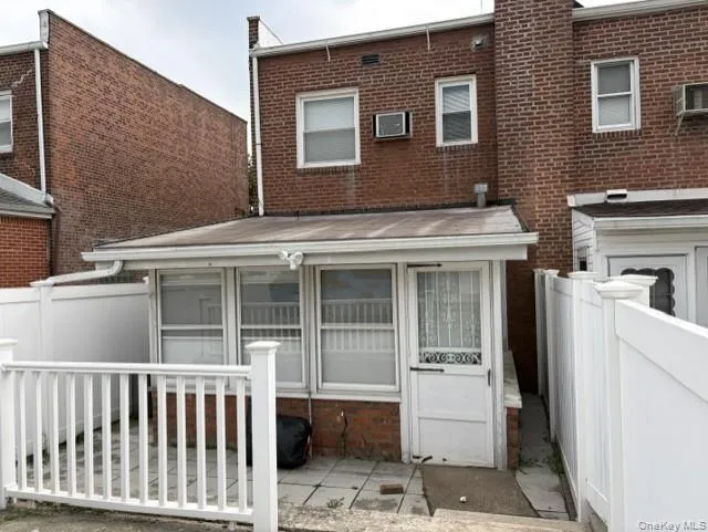 10-27 116th Street, New York, NY, 2 Bedrooms Bedrooms, 4 Rooms Rooms,1 BathroomBathrooms,Residential Lease,For Rent,116th,0,1043408 10-27 116th Street, New York, NY, 2 Bedrooms Bedrooms, 4 Rooms Rooms,1 BathroomBathrooms,Residential Lease,For Rent,116th,0,1043408