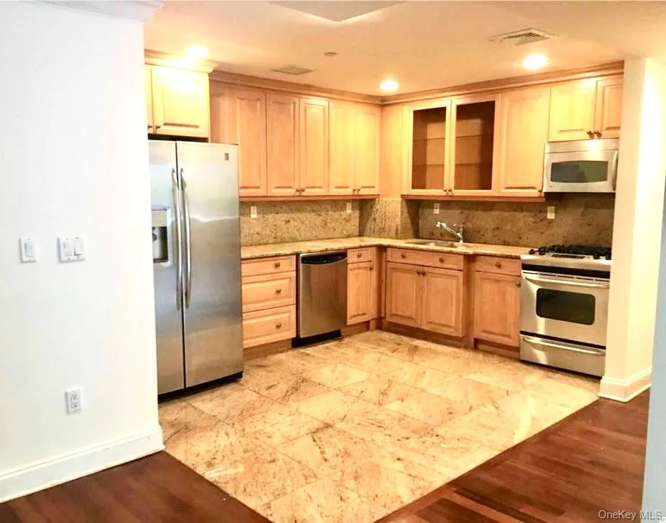 171 Great Neck, North Hempstead, NY, 2 Bedrooms Bedrooms, 6 Rooms Rooms,2 BathroomsBathrooms,Residential Lease,For Rent,Great Neck,0,1043411 171 Great Neck, North Hempstead, NY, 2 Bedrooms Bedrooms, 6 Rooms Rooms,2 BathroomsBathrooms,Residential Lease,For Rent,Great Neck,0,1043411
