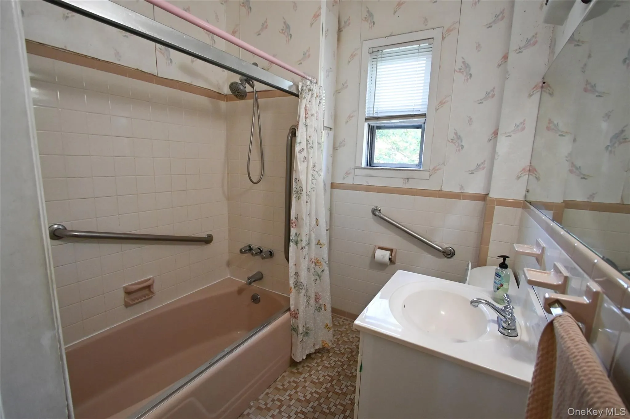 1313 126th Street, New York, NY, 3 Bedrooms Bedrooms, 7 Rooms Rooms,1 BathroomBathrooms,Residential,For Rent,126th,0,1043426 1313 126th Street, New York, NY, 3 Bedrooms Bedrooms, 7 Rooms Rooms,1 BathroomBathrooms,Residential,For Rent,126th,0,1043426