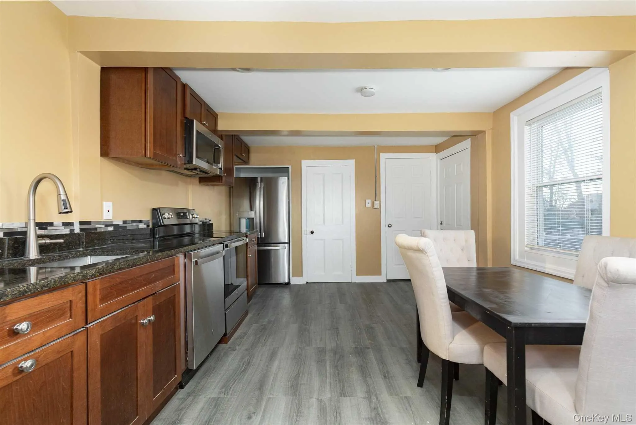 90 HAMILTON Street, Poughkeepsie, NY, 3 Bedrooms Bedrooms, 6 Rooms Rooms,1 BathroomBathrooms,Residential Lease,For Rent,HAMILTON,0,1043430 90 HAMILTON Street, Poughkeepsie, NY, 3 Bedrooms Bedrooms, 6 Rooms Rooms,1 BathroomBathrooms,Residential Lease,For Rent,HAMILTON,0,1043430