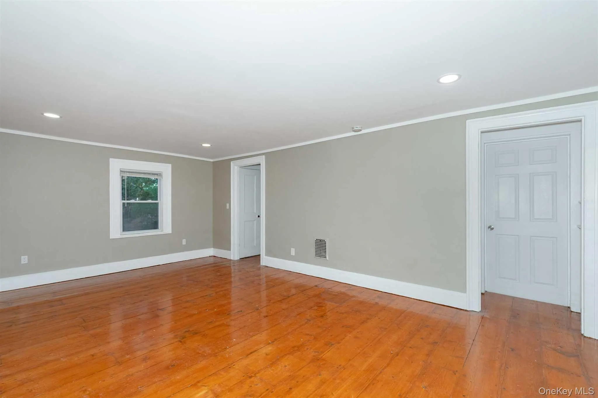 90 HAMILTON Street, Poughkeepsie, NY, 3 Bedrooms Bedrooms, 6 Rooms Rooms,1 BathroomBathrooms,Residential Lease,For Rent,HAMILTON,0,1043430 90 HAMILTON Street, Poughkeepsie, NY, 3 Bedrooms Bedrooms, 6 Rooms Rooms,1 BathroomBathrooms,Residential Lease,For Rent,HAMILTON,0,1043430