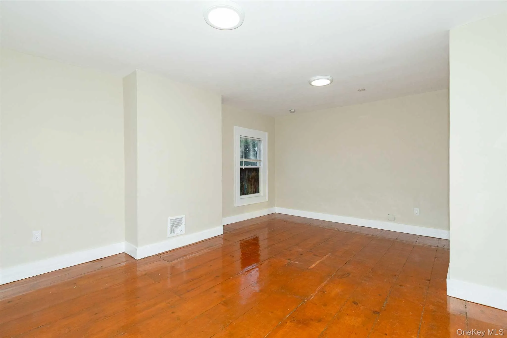 90 HAMILTON Street, Poughkeepsie, NY, 3 Bedrooms Bedrooms, 6 Rooms Rooms,1 BathroomBathrooms,Residential Lease,For Rent,HAMILTON,0,1043430 90 HAMILTON Street, Poughkeepsie, NY, 3 Bedrooms Bedrooms, 6 Rooms Rooms,1 BathroomBathrooms,Residential Lease,For Rent,HAMILTON,0,1043430
