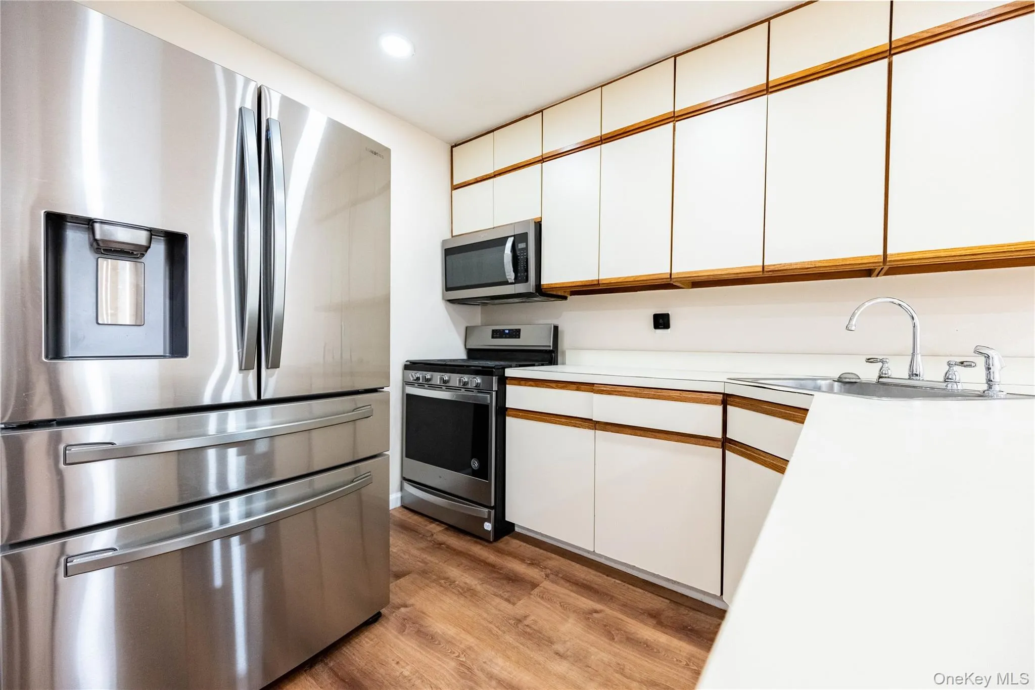 69 Fairview Circle, Brookhaven, NY, 2 Bedrooms Bedrooms, 5 Rooms Rooms,2 BathroomsBathrooms,Residential,For Rent,Fairview,0,1043431 69 Fairview Circle, Brookhaven, NY, 2 Bedrooms Bedrooms, 5 Rooms Rooms,2 BathroomsBathrooms,Residential,For Rent,Fairview,0,1043431