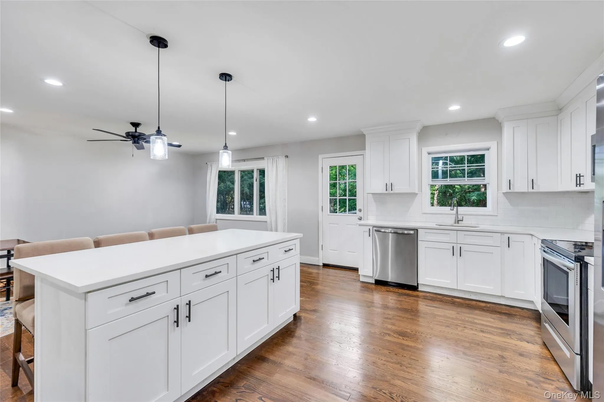 87 Holbrook Road, Brookhaven, NY, 6 Bedrooms Bedrooms, 10 Rooms Rooms,3 BathroomsBathrooms,Residential,For Rent,Holbrook,0,1043433 87 Holbrook Road, Brookhaven, NY, 6 Bedrooms Bedrooms, 10 Rooms Rooms,3 BathroomsBathrooms,Residential,For Rent,Holbrook,0,1043433