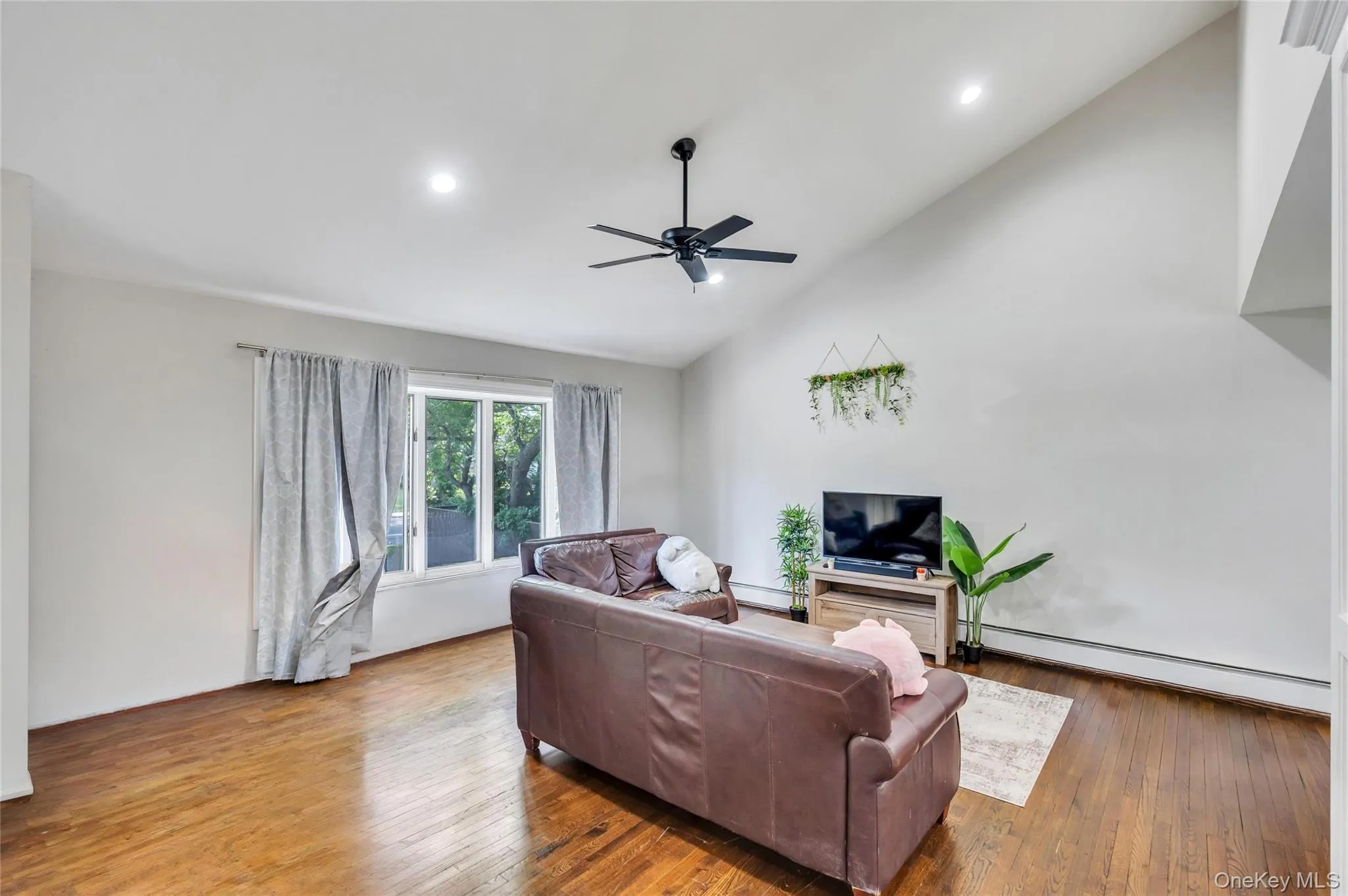 87 Holbrook Road, Brookhaven, NY, 6 Bedrooms Bedrooms, 10 Rooms Rooms,3 BathroomsBathrooms,Residential,For Rent,Holbrook,0,1043433 87 Holbrook Road, Brookhaven, NY, 6 Bedrooms Bedrooms, 10 Rooms Rooms,3 BathroomsBathrooms,Residential,For Rent,Holbrook,0,1043433