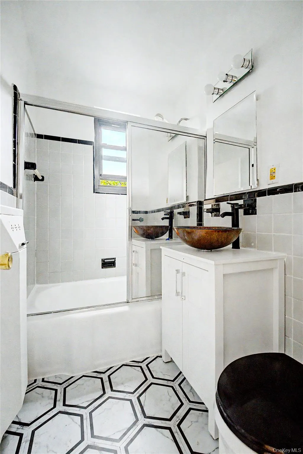 75-08 Bell Boulevard, New York, NY, 1 Bedroom Bedrooms, 3 Rooms Rooms,1 BathroomBathrooms,Residential,For Rent,Bell,0,1043437 75-08 Bell Boulevard, New York, NY, 1 Bedroom Bedrooms, 3 Rooms Rooms,1 BathroomBathrooms,Residential,For Rent,Bell,0,1043437