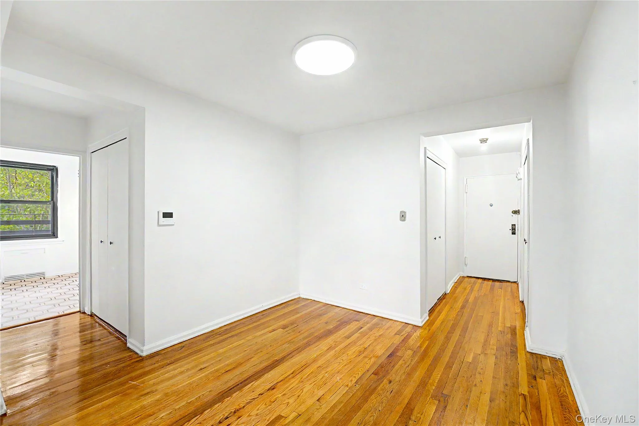 75-08 Bell Boulevard, New York, NY, 1 Bedroom Bedrooms, 3 Rooms Rooms,1 BathroomBathrooms,Residential,For Rent,Bell,0,1043437 75-08 Bell Boulevard, New York, NY, 1 Bedroom Bedrooms, 3 Rooms Rooms,1 BathroomBathrooms,Residential,For Rent,Bell,0,1043437