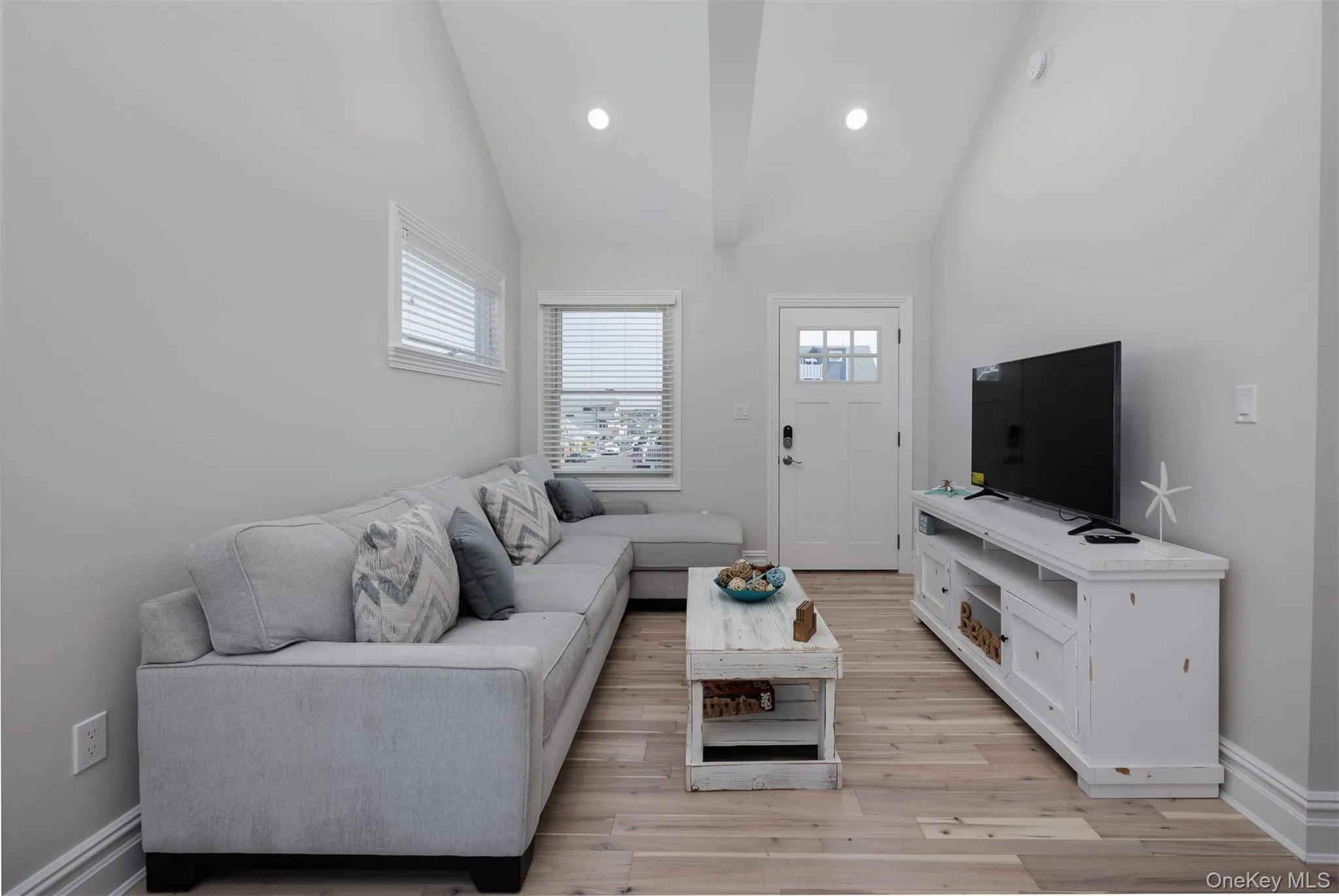 24 Pennsylvania Avenue, Long Beach, NY, 3 Bedrooms Bedrooms, 6 Rooms Rooms,1 BathroomBathrooms,Residential Lease,For Rent,Pennsylvania,0,1043439 24 Pennsylvania Avenue, Long Beach, NY, 3 Bedrooms Bedrooms, 6 Rooms Rooms,1 BathroomBathrooms,Residential Lease,For Rent,Pennsylvania,0,1043439