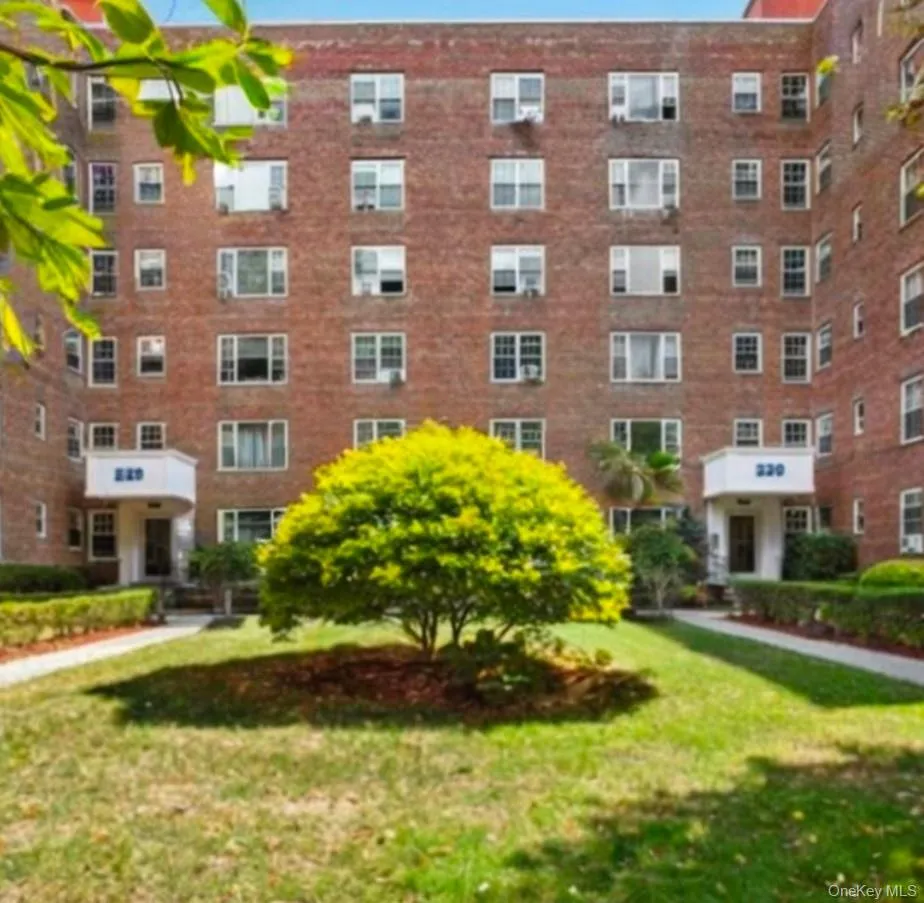View of apartment building / complex View of apartment building / complex