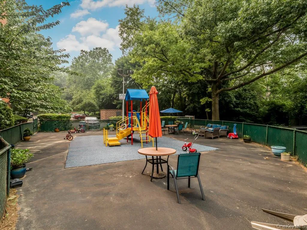 3901 Independence Avenue, New York, NY, 1 Bedroom Bedrooms, 3 Rooms Rooms,1 BathroomBathrooms,Residential,For Rent,Independence,0,1043447 3901 Independence Avenue, New York, NY, 1 Bedroom Bedrooms, 3 Rooms Rooms,1 BathroomBathrooms,Residential,For Rent,Independence,0,1043447