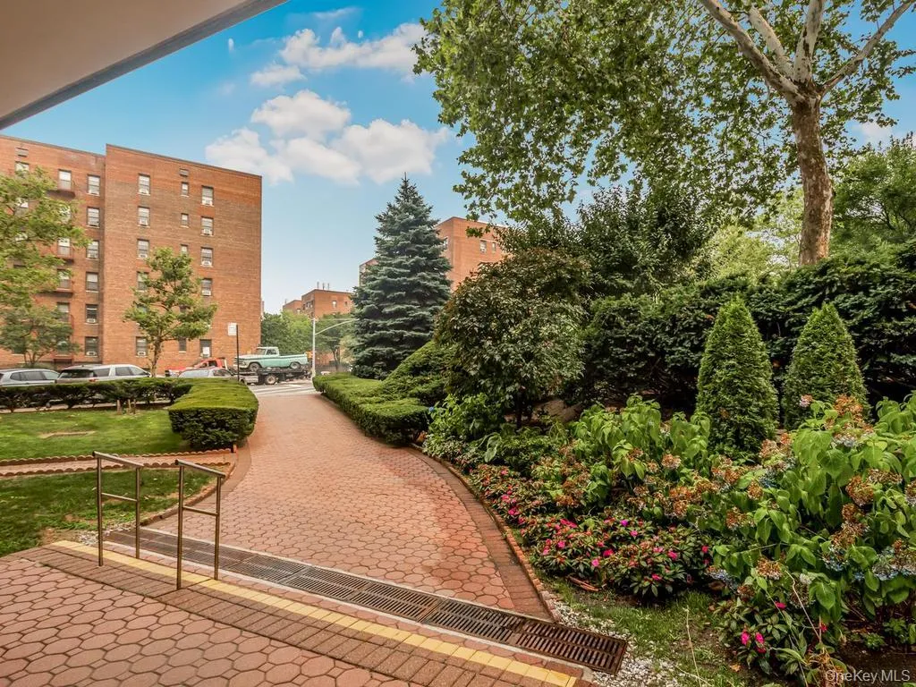 3901 Independence Avenue, New York, NY, 1 Bedroom Bedrooms, 3 Rooms Rooms,1 BathroomBathrooms,Residential,For Rent,Independence,0,1043447 3901 Independence Avenue, New York, NY, 1 Bedroom Bedrooms, 3 Rooms Rooms,1 BathroomBathrooms,Residential,For Rent,Independence,0,1043447