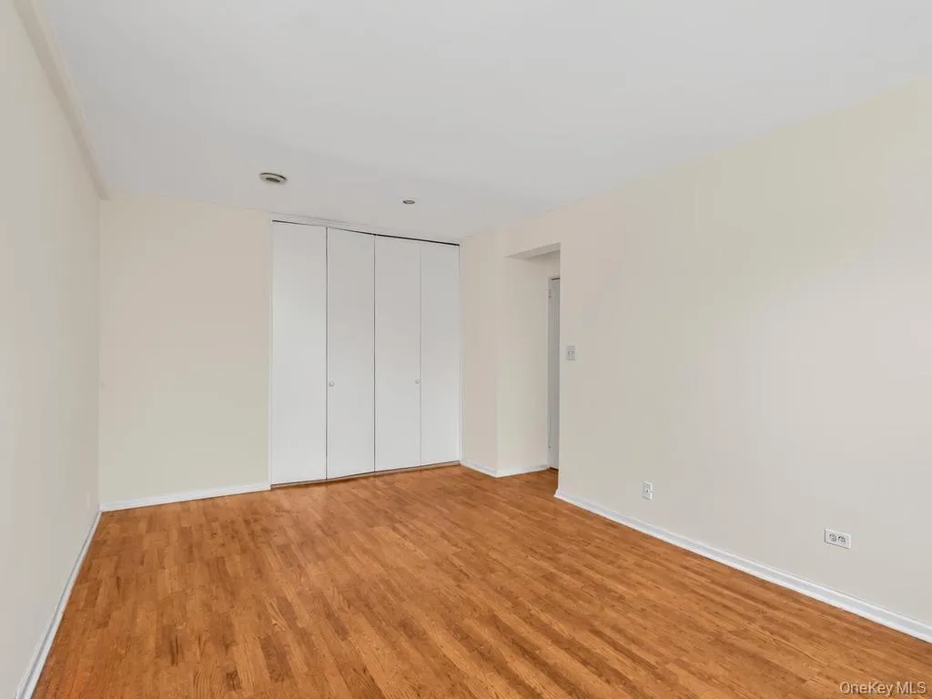 3901 Independence Avenue, New York, NY, 1 Bedroom Bedrooms, 3 Rooms Rooms,1 BathroomBathrooms,Residential,For Rent,Independence,0,1043447 3901 Independence Avenue, New York, NY, 1 Bedroom Bedrooms, 3 Rooms Rooms,1 BathroomBathrooms,Residential,For Rent,Independence,0,1043447